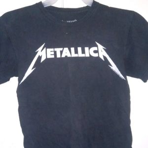 MetallicA t-shirt/ size small ..0 flaws !$15